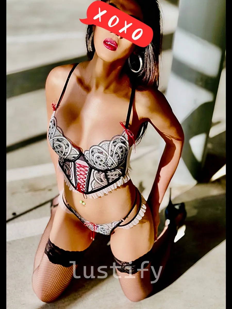 Photo 2 of TRANS-LADYBOY