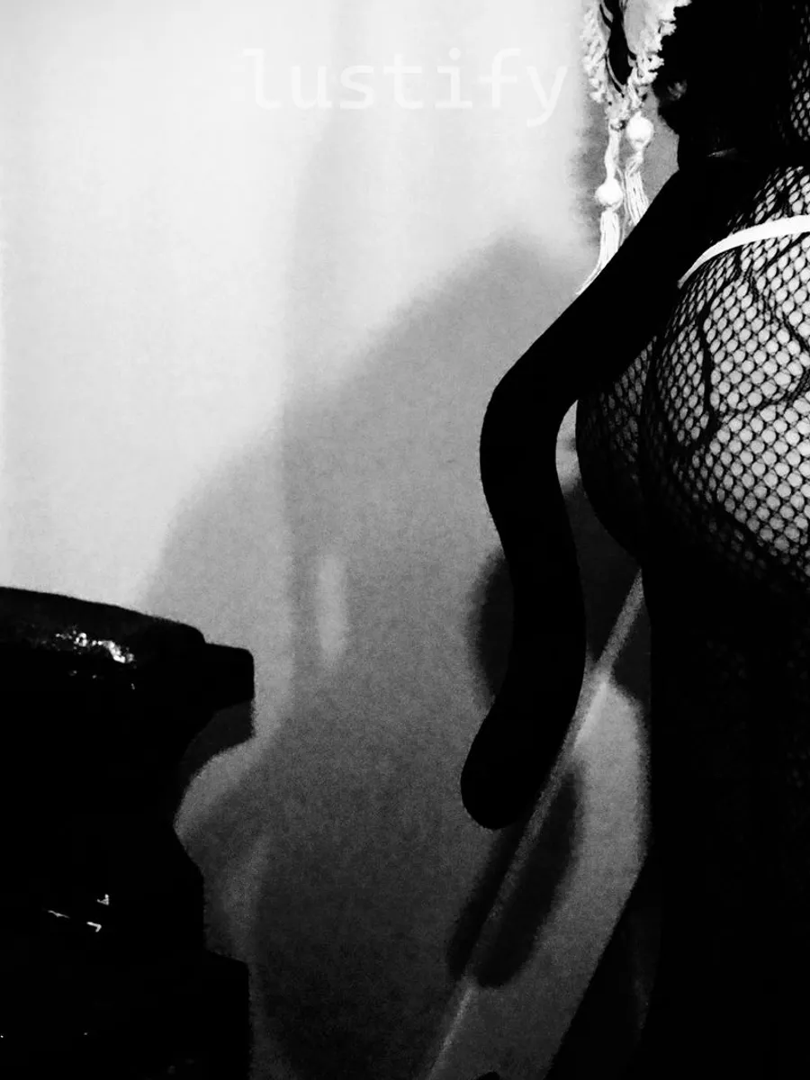 Photo 9 of Siren