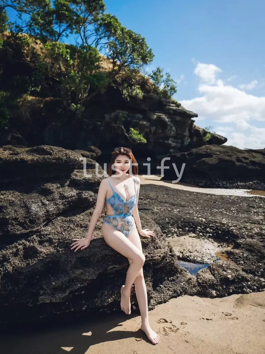 Photo 6 of Alice