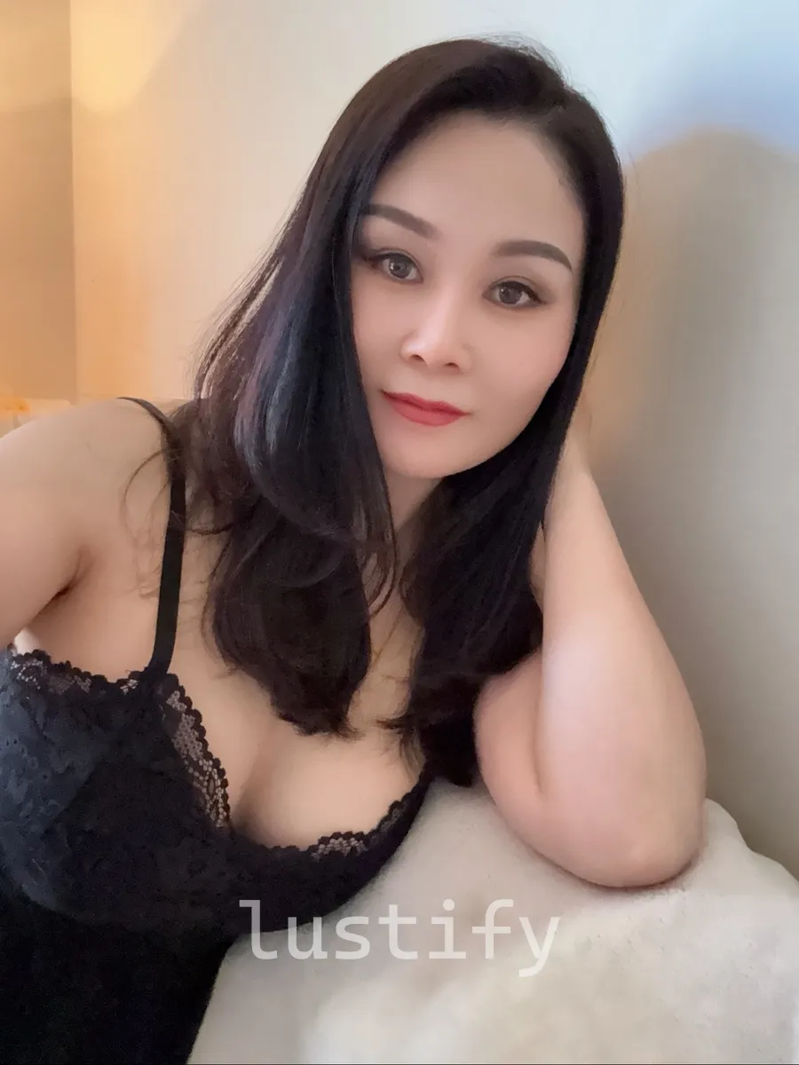 Photo 1 of Li li