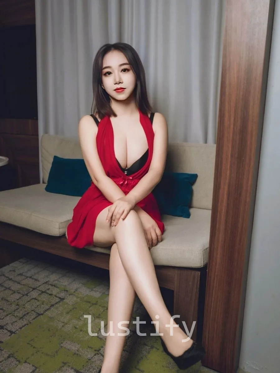 Photo 2 of Lily
