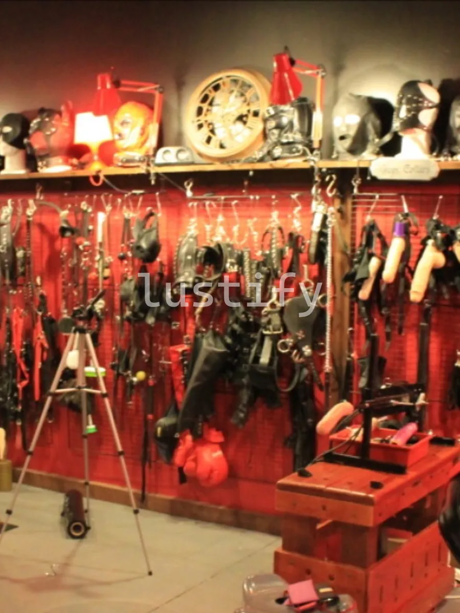 Photo 10 of Mistress Dior
