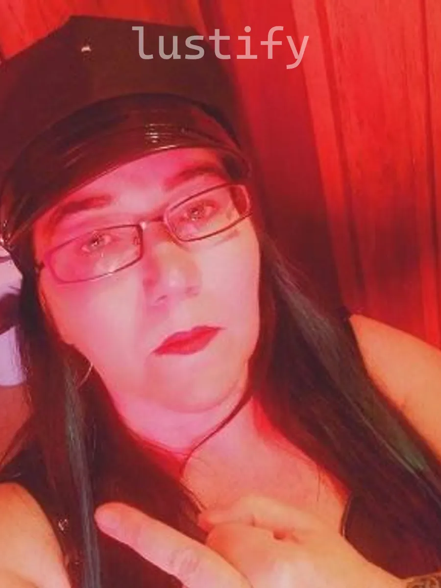 Photo 2 of Mistress Morgan Domme