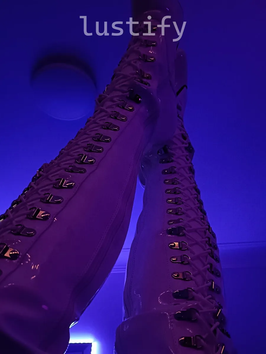 Photo 5 of Mistress V