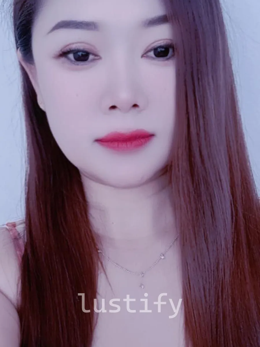 Photo 1 of Lily