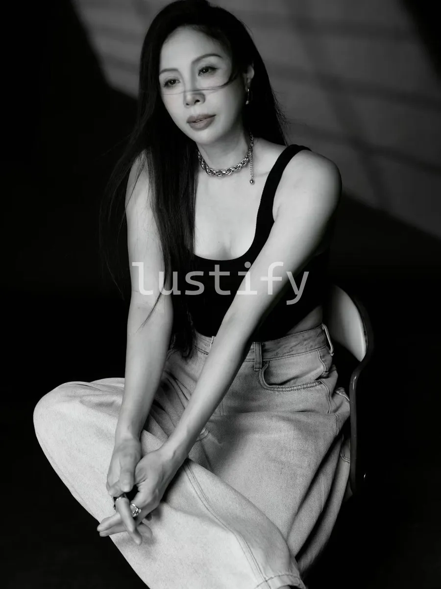 Photo 2 of Daisy